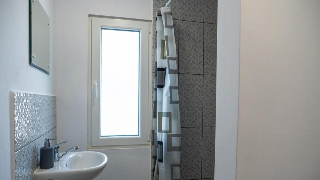 Aparthotel Poiana Cu Flori Satu Mare Exterior foto