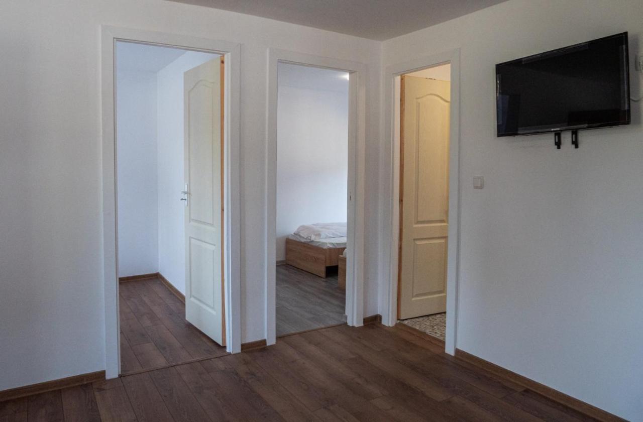 Aparthotel Poiana Cu Flori Satu Mare Exterior foto