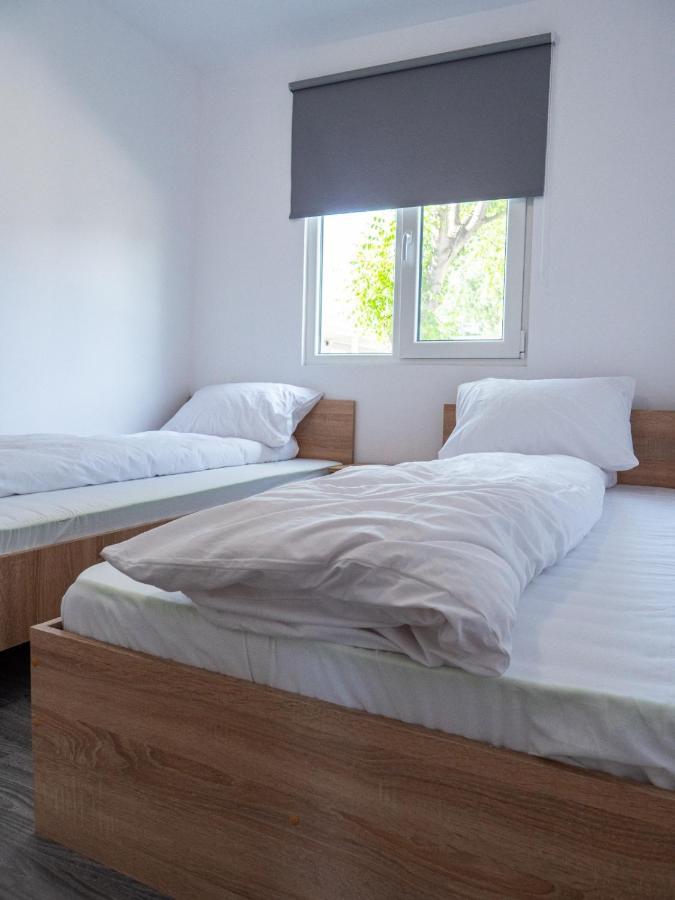 Aparthotel Poiana Cu Flori Satu Mare Exterior foto